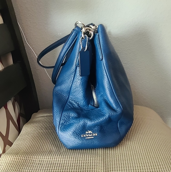 Coach Blue Pebbled Leather Bag - Picture 5 of 10
